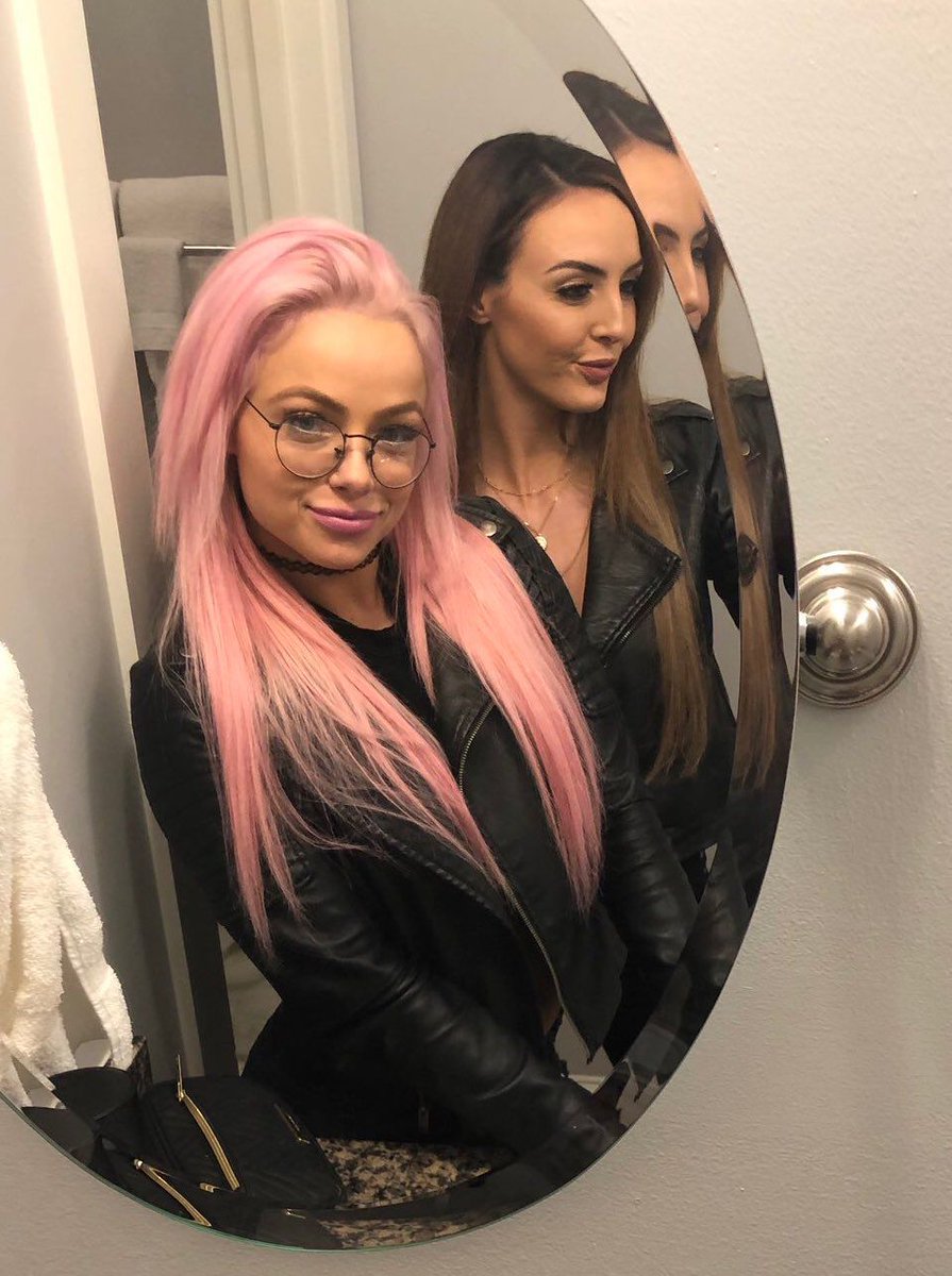 MiniFirecracker's tweet image. I found my boo again  @HereToIInspire 💜