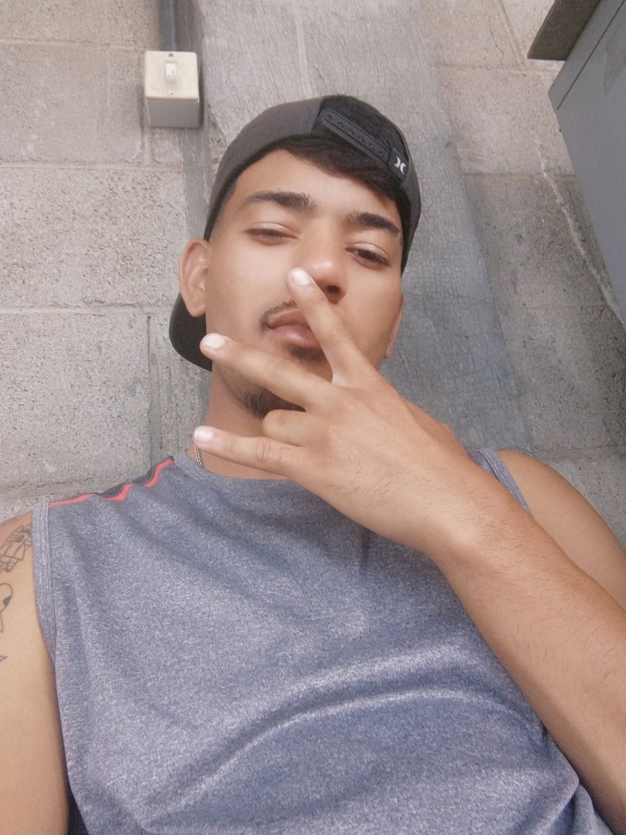 Curt_bruno's tweet photo. 😏😴 https://t.co/DB0zNwpQ4I
