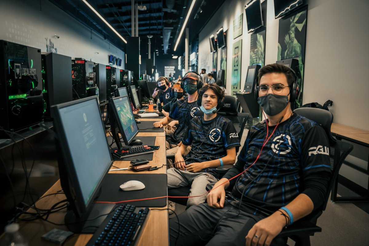 runiVL's tweet photo. Couldn’t be more thankful and proud of this team, just getting started. @ZeroMarksMenLLC 

GG’s to everyone at the LAN and hope to see you all next time :)

Thank you @TheTjProject03 for the photo! https://t.co/fDimpw6Bkv