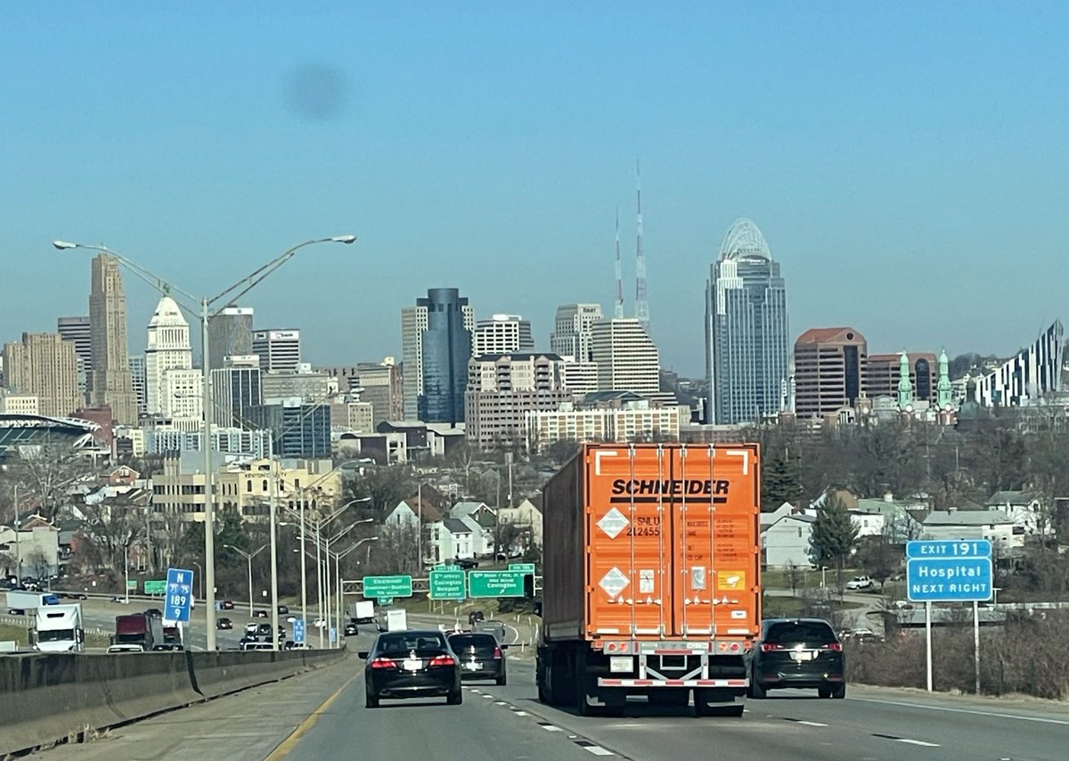 bengaljims_BTR's tweet photo. Road trips are fun…but this is one of the best parts ⬇️ 

CINCINNATI ❤️ https://t.co/KGvqRDeMUt