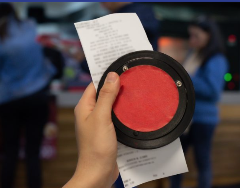 deaffriendly's tweet photo. We would love to see more restaurants and cafés using visual and/or tactile pagers to alert deaf and hard of hearing customers to pick up their order or even when it's their turn to be seated. 

Do you agree?! https://t.co/Wziqz49Gox