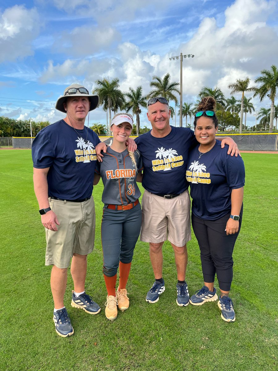 abbeytaylorbolt's tweet photo. A big thank you to @FIUSoftball for an amazing camp! I had a great time and learned so much. Can’t  wait to return in January! Thank you again @CoachBee9 !!!! https://t.co/vpfiTNDof1