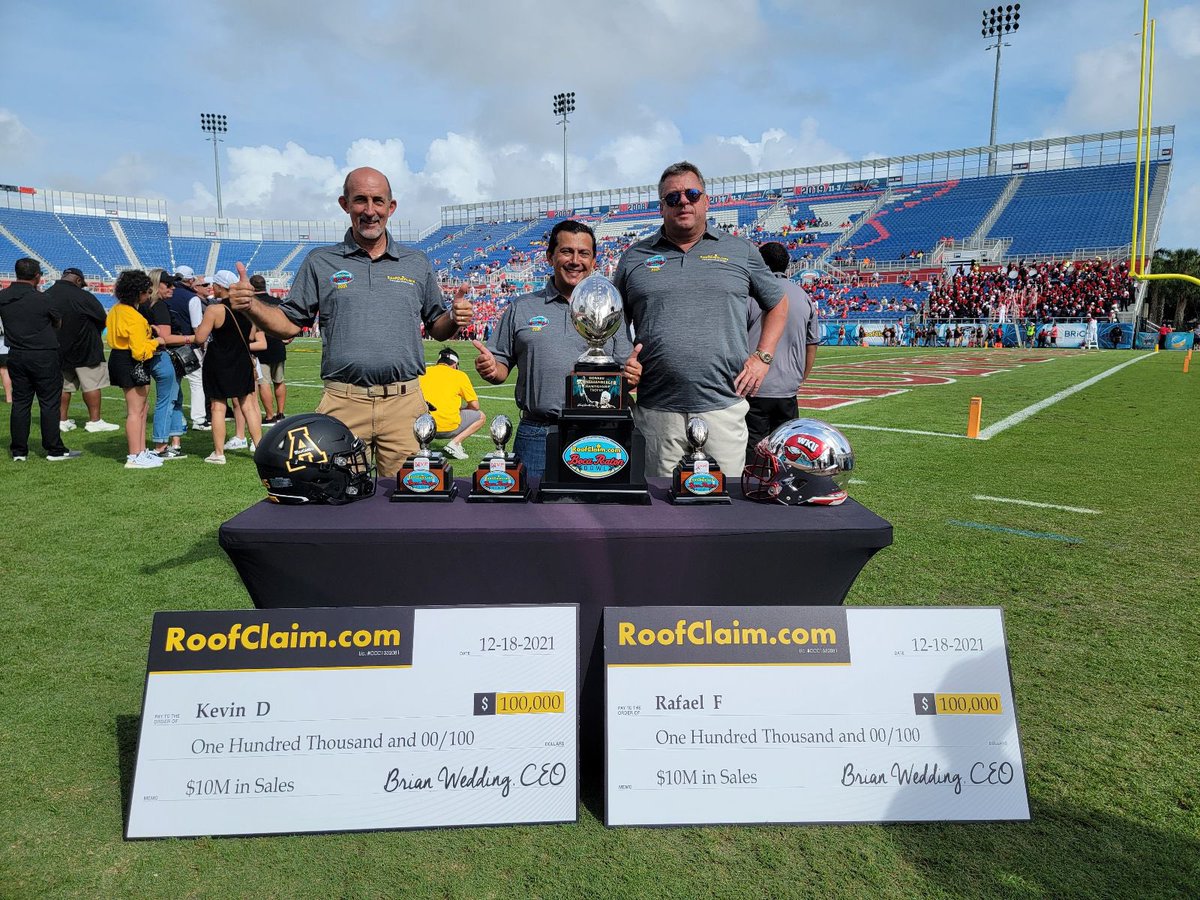 BocaBowl's tweet photo. ICYMI: During the bowl game, @RoofClaimUS awarded two members of their sales team with $100,000 checks for their hard work and success. A job well done!
#RoofClaim https://t.co/Hfi0oyvPof