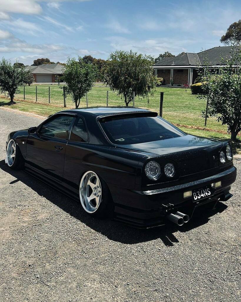 LoweredLife's tweet photo. 🖤@calebwatttts34 #loweredlifestyle 

#nissan #skyline #r34 #nissanskyline #stance #fitment #jdm https://t.co/ptzwOcyNhV https://t.co/oBtRVdbpNB