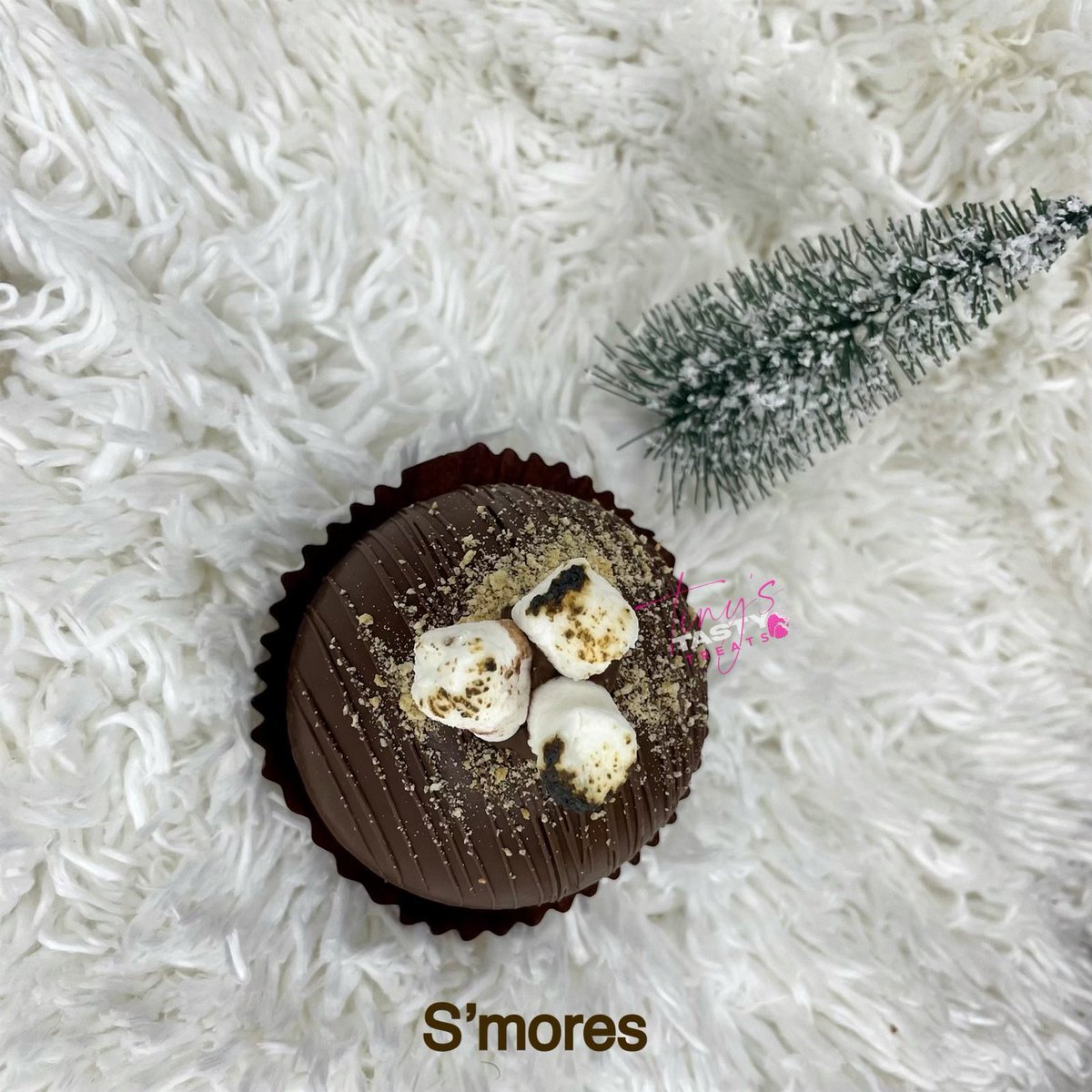 TinysTastyTreat's tweet photo. Introducing my new flavors of Tiny’s Choco Bombs 😍🥛🍫 My hot chocolate Bombs are the perfect gift for family & friends. Affordable & super adorable. Variety of flavors to choose from!
Order yours now https://t.co/hat0m4eeh2
#tinystastytreats #cocoabomb https://t.co/oc80fjqBf3