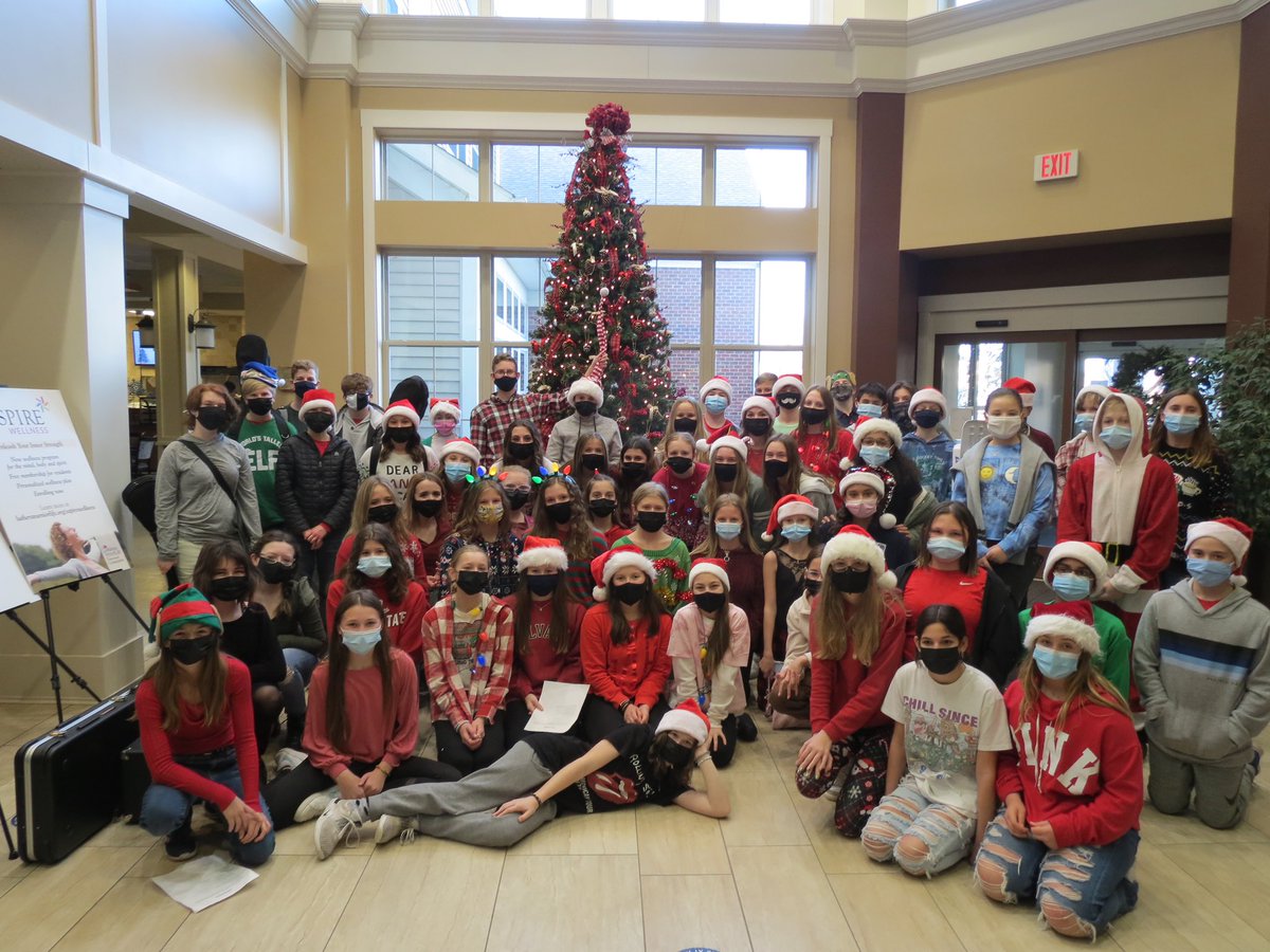 Seneca_Valley's tweet photo. Wonderful work to the @SV_RGMS Tiger Team! They recently donated 2,000+ items for the residents of Passavant Nursing Home & stayed after school on Dec. 14, to deliver the items & spread some holiday cheer. #SVGivesBack #SVMakesADifference #SV2122 #SVProud #RyanGloyerMiddleSchool https://t.co/ECTwRD05uN