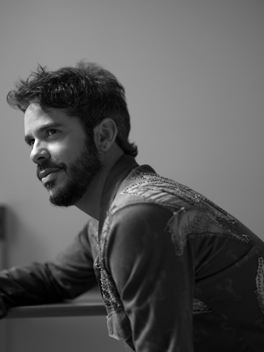 Ei tu! Fim de ano é sempre uma correria e nem sempre a gente fala o que queria dizer... 

Mas na primeira parte do faixa a faixa de Tudo é Amor eu tô é falando tudo.

Livro aberto, meu bem? Eu sou um livro escancarado 😜❤️✨ AMO!

bit.ly/TudoÉAmor-pt01