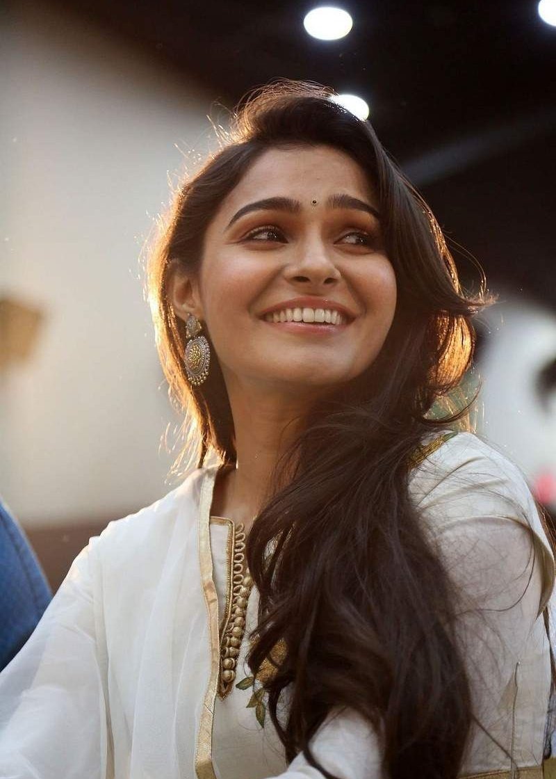 flixophilic's tweet photo. Happy birthday, Andrea Jeremiah! 🤍

#AndreaJeremiah #HBDAndreaJeremiah https://t.co/Y0zR0eFwgP