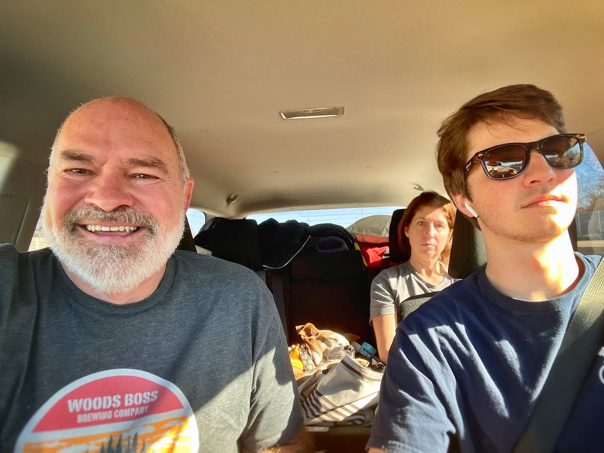 BrownBagDC's tweet photo. 🎶 1 determined driver 🚙 
1 dog a sleeping 🐕💤 
2 #WorkFromCar parents 💻💻 
Though, no partridge and no pear tree 🍐
😁 #DenverOrBust https://t.co/l2i82GnnjL