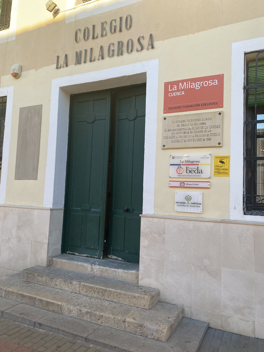 cuenkmilagrosa's tweet photo. Además de las placas con la nueva imagen del centro de @FundacEdelvives @cuenkmilagrosa @BEDAspain @ecatolicas #colegiolamilagrosacuenca #programaBeda #ColegioConcertado https://t.co/flsVCdkFwA
