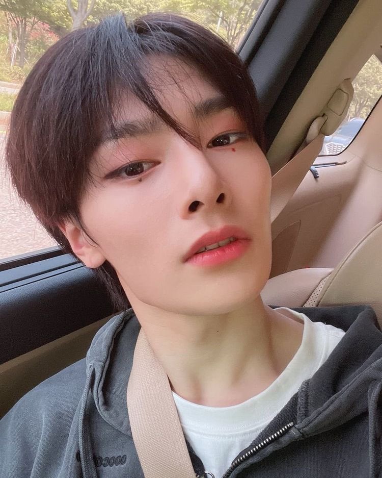 streamforjg's tweet photo. hola! creé esta cuenta con el fin de hacer dinámicas (bingos y más) para ayudar a #아이엔 #I_N de @Stray_Kids en su stream y br, estaría genial que dieran rt para que llegue a más personas y gracias <3 https://t.co/EmzCCQGL7B