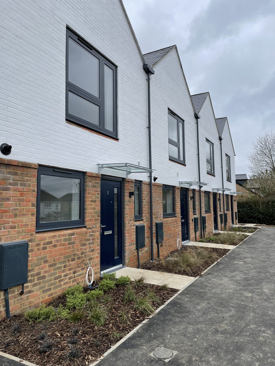 TraceyO20's tweet photo. Flowers 4me? Not this time, a housewarming gift for a lucky resident moving into a new @CALAHOMES b4 Xmas in Liss @StonewaterUK @EastHantsDC https://t.co/YFlMJYbrSD