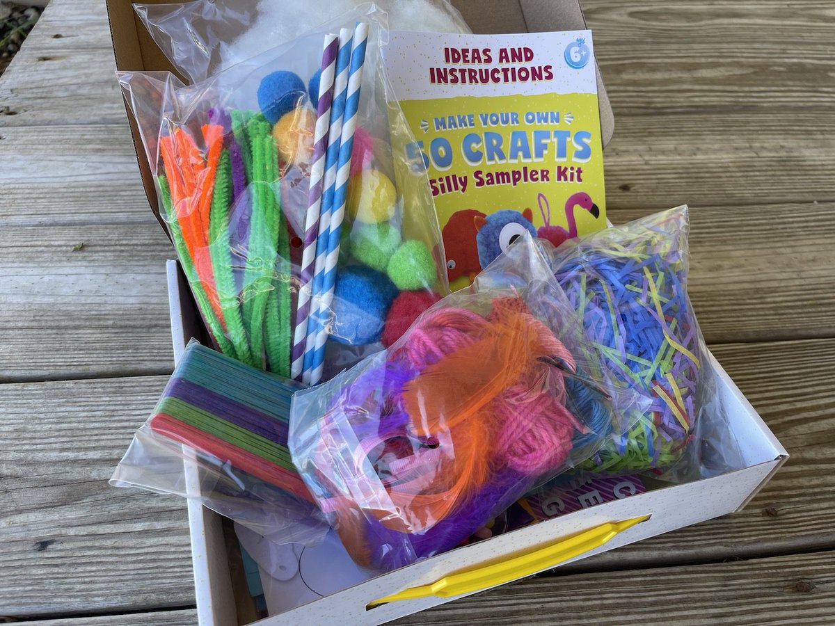 MangoPublishing's tweet photo. Here are some Gift Ideas for the Artsy Lover featuring The Drawing Book for Kids: 365 Daily Things to Draw, Step by Step by @WooJrKids on @Hobbiesbudget: 
https://t.co/KbFOhE8Tbi
#WooJrKids #TheDrawingBookforKids #giftideas #giftguide #drawing #kids #holidays #activities #learn https://t.co/DnAeaLbcY7