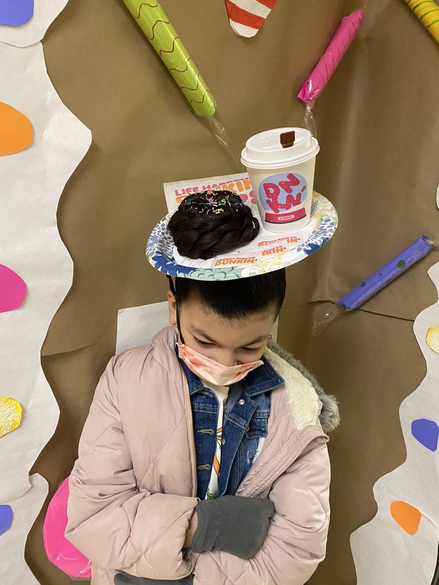 MrsCroly's tweet photo. #spiritweek crazy hair or hat day! Plus #deckthehalls hallway decorating contest! #holidayspirit @HTSD_Crockett @WeAreHTSD https://t.co/7XghW8tgW1