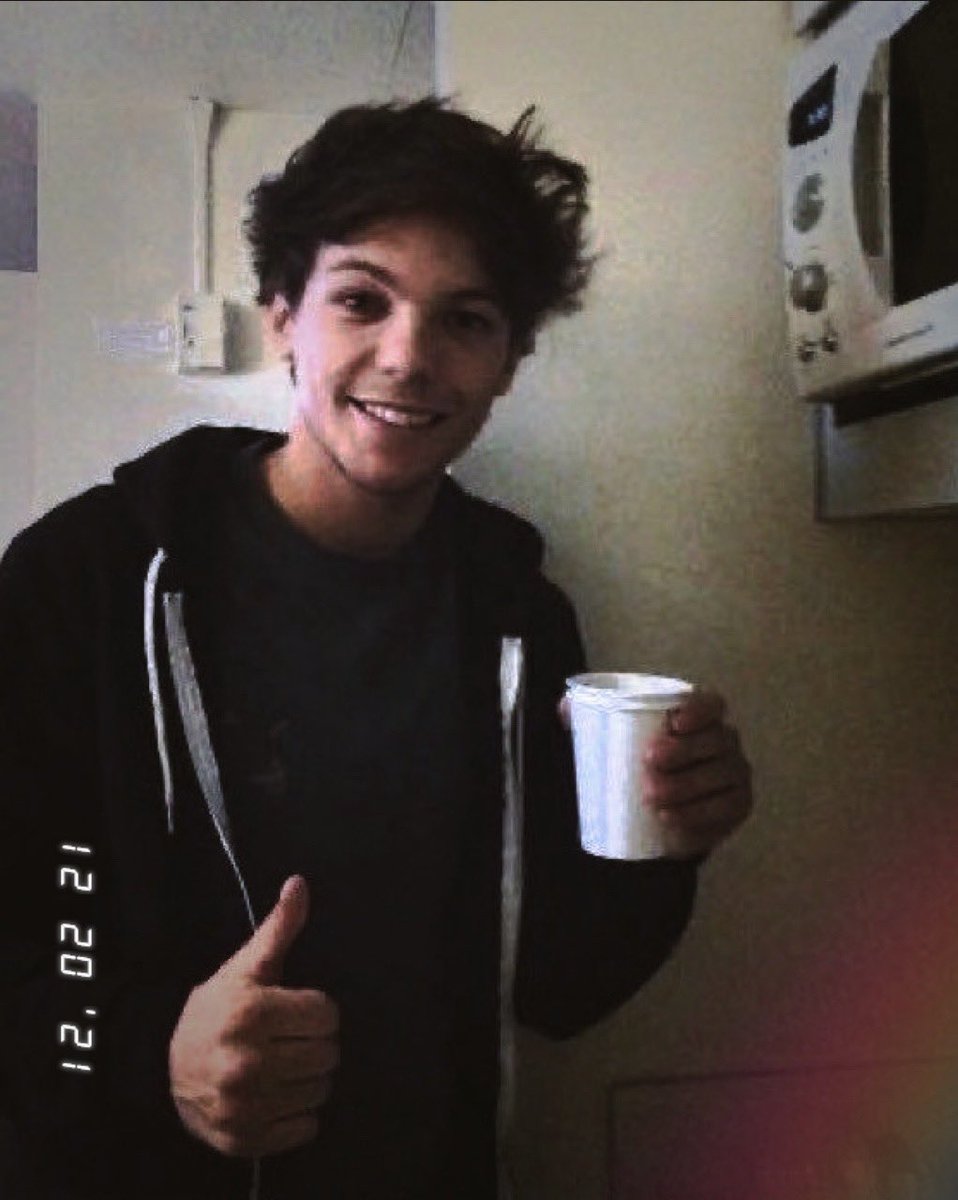 omega is still a bit sleepy today 
»»——⍟——««»»——⍟——««