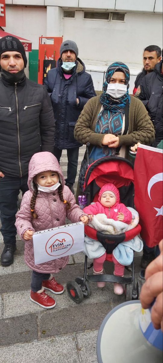 Ramazan58082366's tweet photo. Haklı mücadelemizden vazgeçmeyeceğiz; 54Bin Aile Mağdur, Çözüm istiyoruz.#EvimMağdurlarıAkpartiÖnünde81Ilde  @TmsfTr @RTErdogan @adalet_bakanlik @TRombudsman @tacettin_ @fuatoktay @MustafaSentop @abdulhamitgul  @meral_aksener @fahrettinaltun @NureddinNebati @celalettingvnc https://t.co/JQNhiFxffF