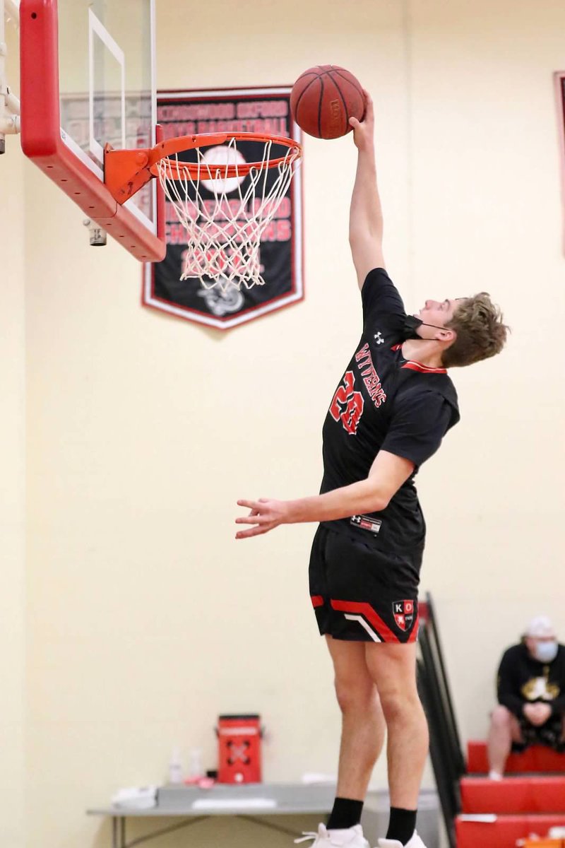 Fun Wyvern Family Fact: Devin Wolff ‘23 now joins his brother Jackson ‘20 and father Keith ‘91 in earning KIT MVP honors! Great work this weekend Devin!