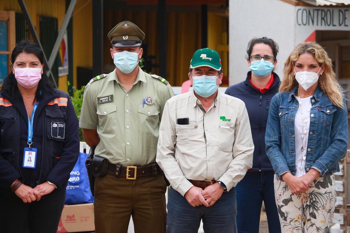 DPPPetorca's tweet photo. Hoy nuestra DPP @mpazsante encabezó junto al director regional de Conaf la mesa de prevención de Incendios Forestales. Además de la participación de los equipos de emergencias y seguridad comunales, carabineros la DPR  valparaíso para seguir avanzando en la prevención y combate. https://t.co/yLxiX3WMxx