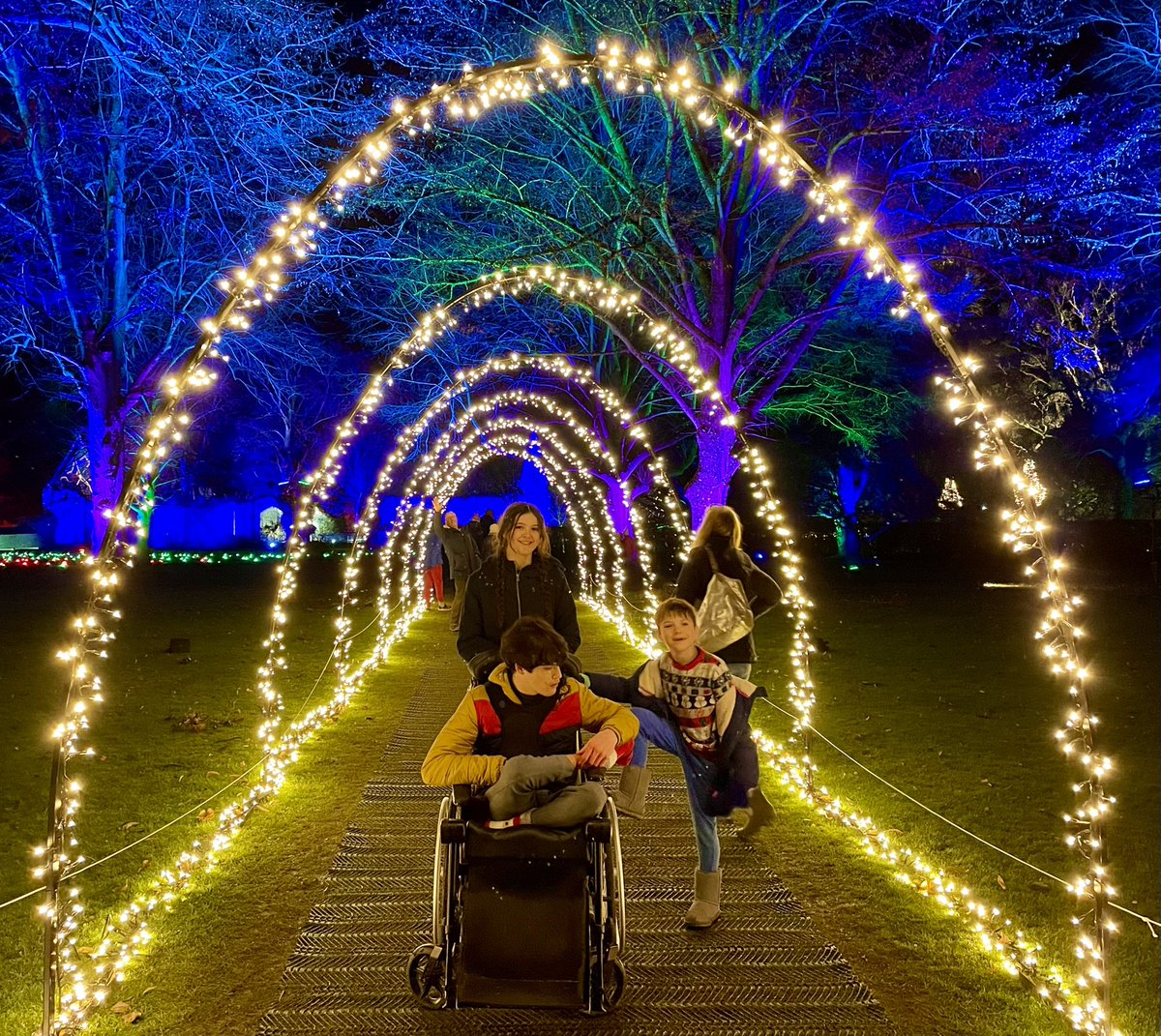 BeckyAnneMartin's tweet photo. Just home from the stunning #spectacleoflight @SudeleyCastle π we arrived last year to a flood & a cancellation but our year long wait was more than worth it π #disability #wheelchair #profoundlearningdisability & #autism #awareness #christmas https://t.co/NcM21SaeIW