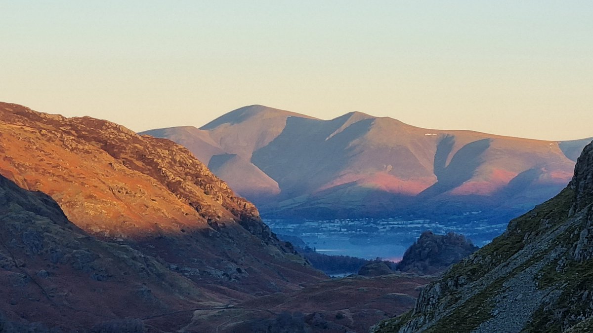 JamesFStone's tweet photo. #Skiddaw at sunrise from an ascent of Combe Head and #Glaramara @StormHour @lakedistrictnpa https://t.co/oUZsoHVP19