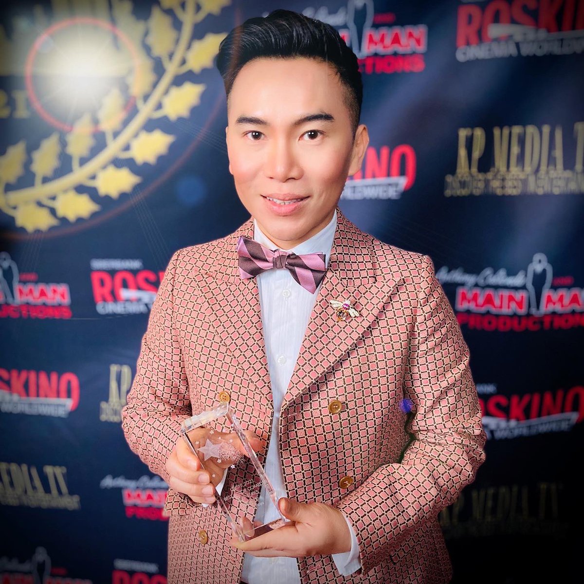 actorjeffreyho's tweet photo. Fantastic night yesterday at the CRISFF NYC 2021 award ceremony. My short film was nominated for Best Comedy Short and I won Best Actor Comedy! Woo hoo! 🥳🥳🥳 https://t.co/mOPJeqUh35 https://t.co/vPhEUM4Clc