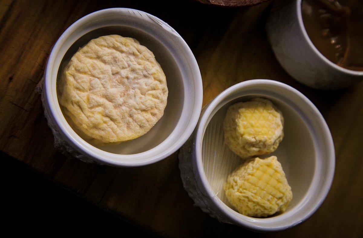 La bandeja de bienvenida para nuestros huéspedes que llegan hoy a <a href="/ElNidoTreehouse/">El Nido Treehouses</a> Colonia del Sacramento