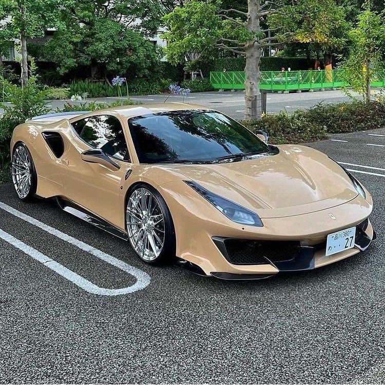 #Ferrari #488 #Pista with questionable paint 🐫