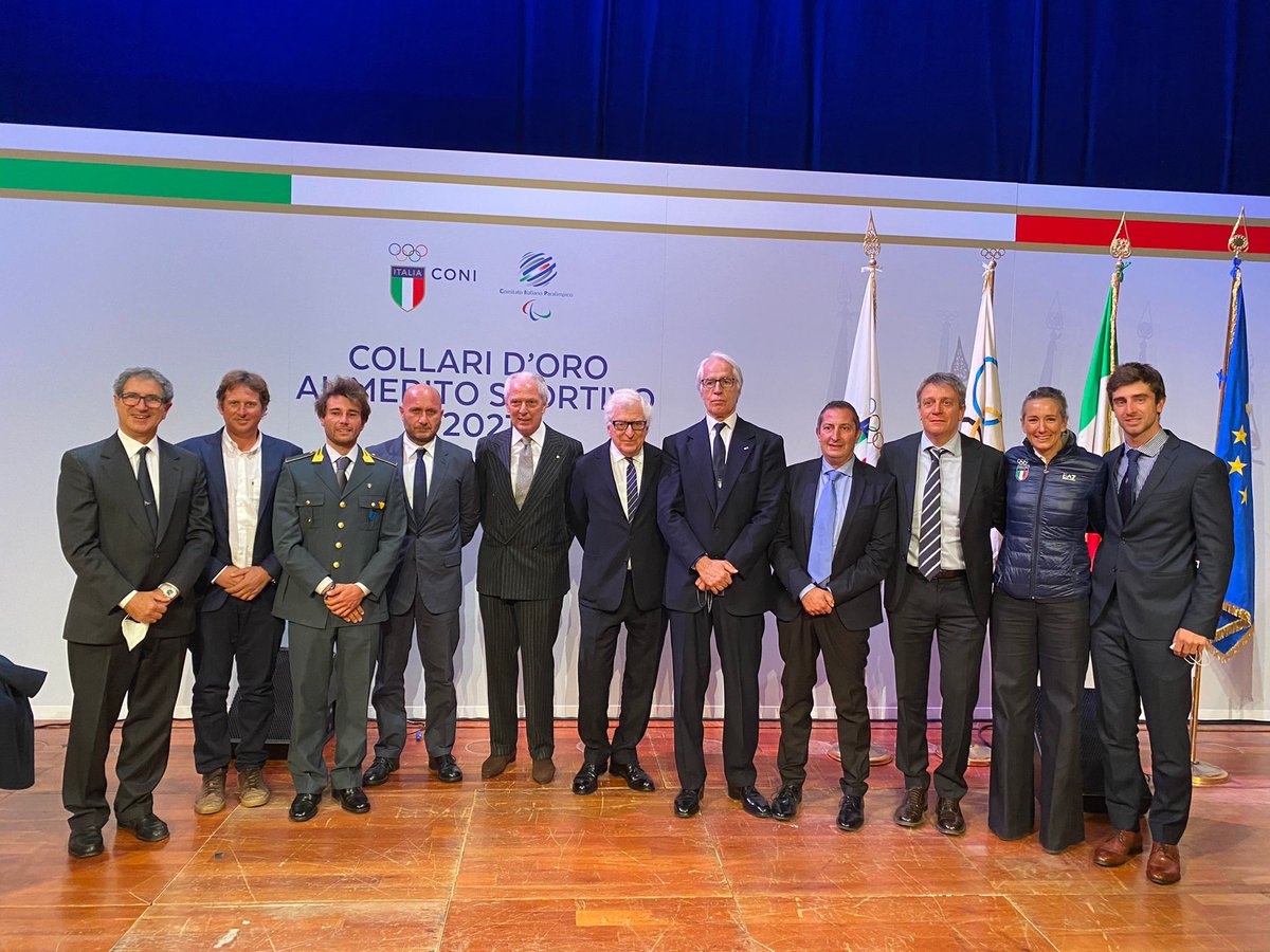 Ecco le foto della cerimonia di consegna dei Collari d'Oro, massima onorificenza dello sport italiano, andata in scena oggi presso la Sala Sinopoli dell’Auditorium Parco della Musica "Ennio Morricone" di Roma 📸

#sailingFIVer