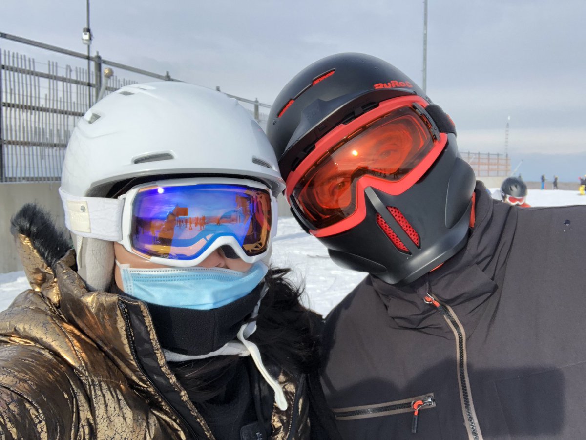 JeeYunTV's tweet photo. When you go skiing with Darth Vader you end up on the dark side aka black runs. Lol. Thanks Brian for always pushing me to improve my skills. #ski #skiing #ontario #dayoff #lastdayoffall #WinterIsComing https://t.co/5kAN9ZpZVH