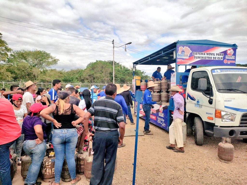 #Estoy junto a mi Equipo de la Unidad Móvil de llenado de Gas Licuado de Petróleo,  hombres y mujeres, con vocación de servicio, con amor a la Patria y comprometidos con el pueblo, seguimos recorriendo la Geografía Guáriqueña.

GESTIÓN PARA EL PUEBLO

<a href="/josemvasquez/">José Vásquez</a> <a href="/CarylBertho/">Caryl Bertho</a>