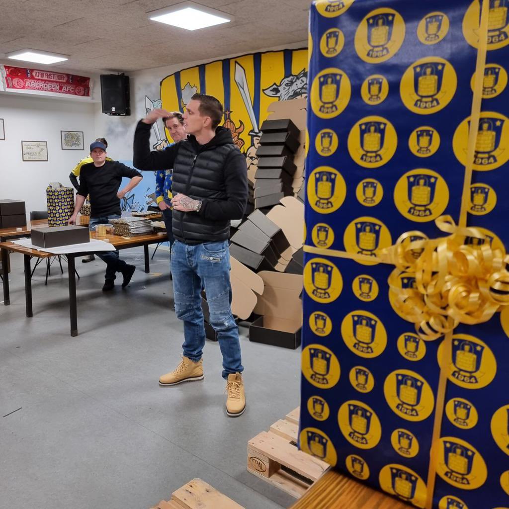 DanielAgger's tweet image. Tak til @fanafdelingen for de fine gaver. De skaber stor glæde💛💙