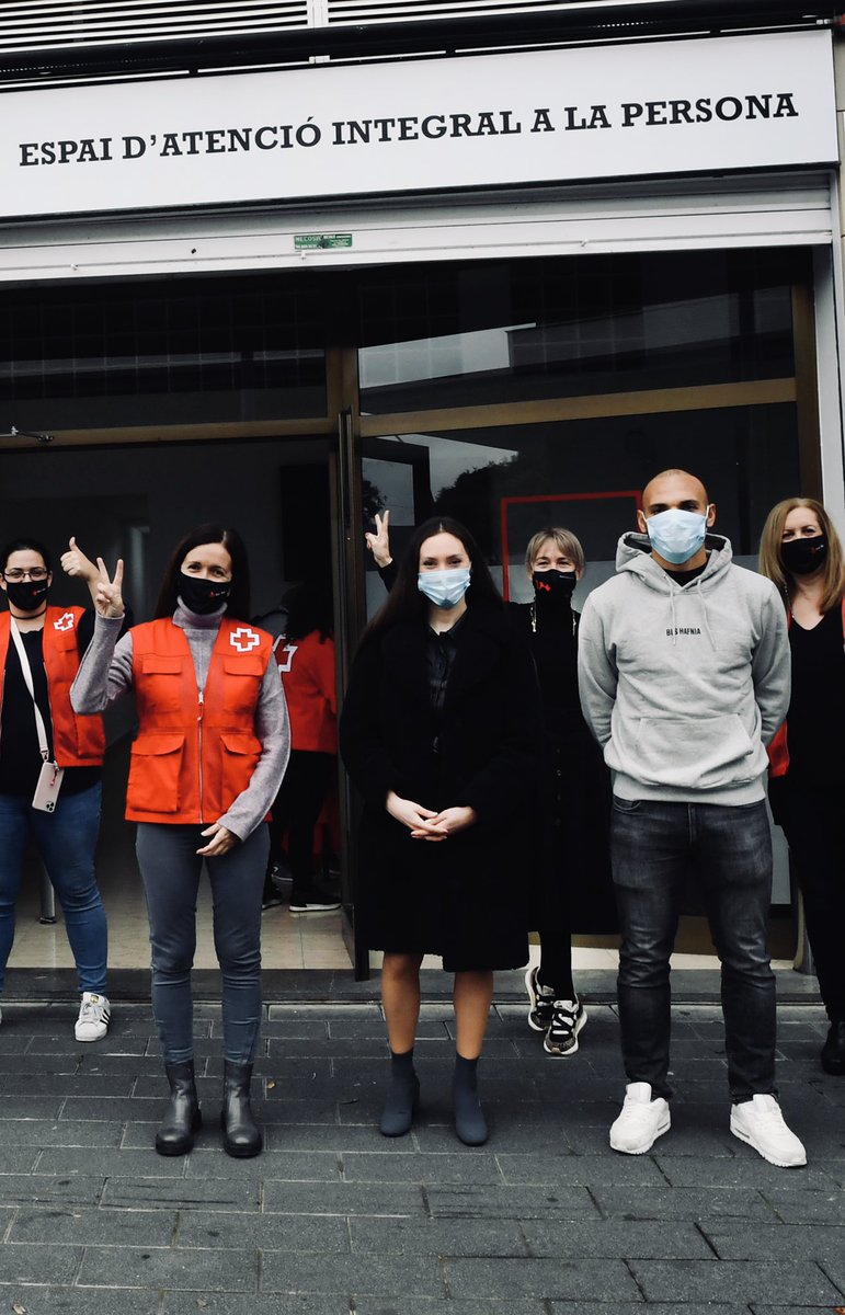 En aquest període tant especial de l’any, ajudem als que més ho necessiten. 
Entrin a l’enllaç i, si és possible, ajudin a aquests nens a tenir un Nadal més feliç! 🙏🏻🙌🏼🎁 

cercadeti.cruzroja.es/campanyajoguin…