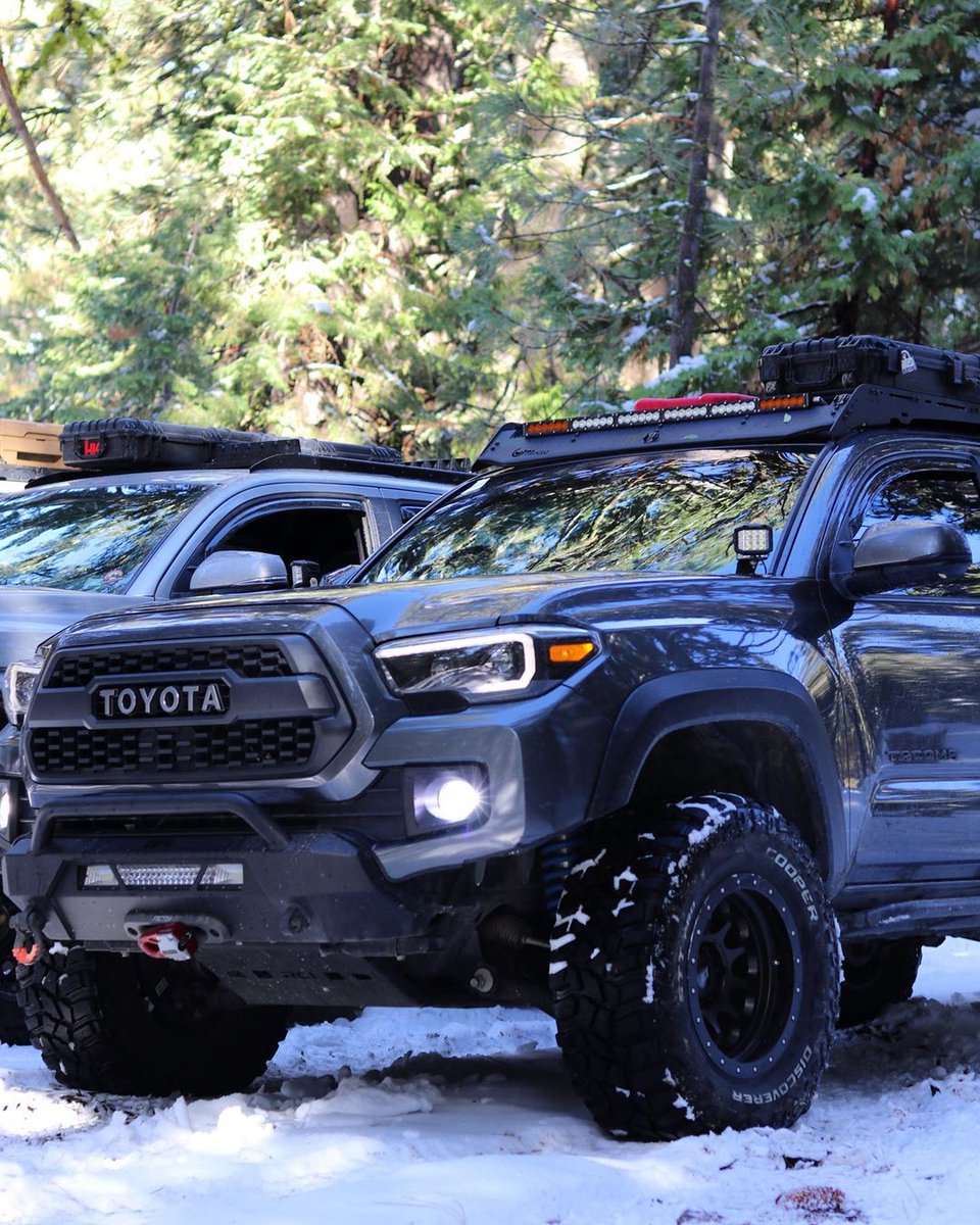 CooperTire's tweet photo. Pick your favorite build. #GoWithTheCoopers
📸: unlimited_4x4 & polarhemi5.7 on IG
#Ram #Toyota #DiscovererSTTPro #DiscovererAT3XLT https://t.co/hWHKKCVkvI