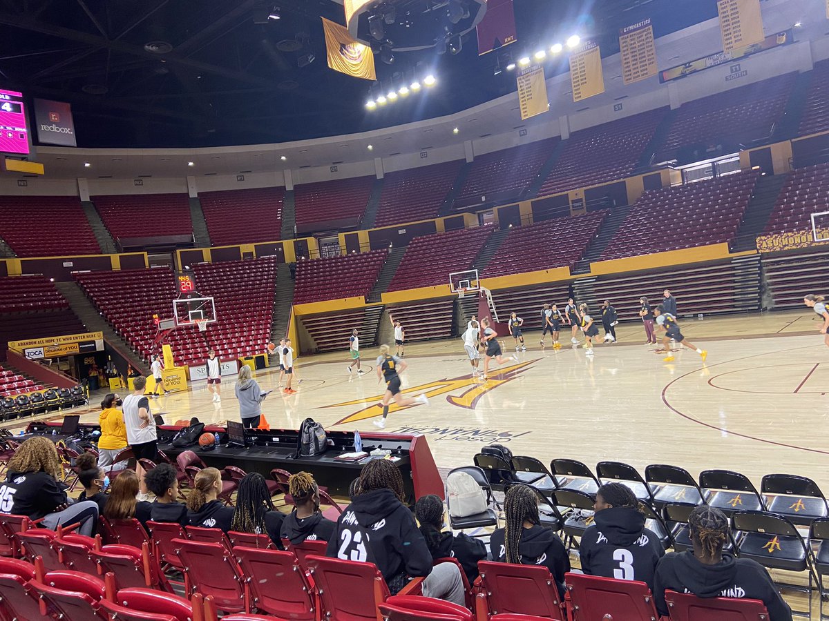 sc_ladyhoops's tweet image. Got a chance to watch practice today at Arizona State… always watching to learn and grow in the game. 
#NextLevelThinking
@HumbleISD_SCHS 
@HumbleISD_Ath