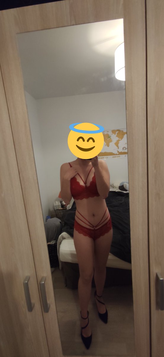 lanalou_lanaa's tweet image. Bonsoir mes coquinous ça y est enfin on a eu nos 1000 abonnés. Pour cette occasion je vais vous faire un concours. 
Il va falloir liker et rt ce poste❤
Le grand gagnant aura une vidéo de 2min
Les 5 d'après une vidéo de 30s 
Et les 5 derniers auront quelque nudes❤❤❤❤