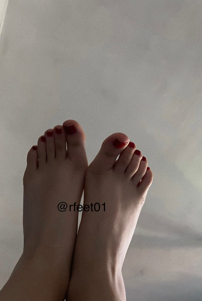 rfeet01's tweet photo. Vení por tus fotos o vídeos conmigo que no te vas arrepentir. El mejor contenido conmigo para poder explotar al máximo tu fetiche, 100% personalizado. No dudes en hablarme #feet #foot #fetiche #fetichista #pies #soles #porn #nudes https://t.co/zUCh7Pac2U