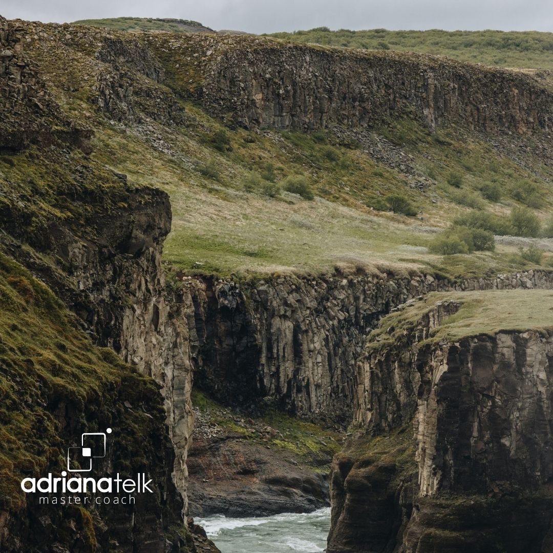 Nestes últimos dias do ano, ainda podemos fazer um #planejamento para o próximo. Para isso, é preciso estabelecer visão de curto/longo prazo e controlar o todo. #pensenisso 

Quanto ao mais, sede fortalecidos no Senhor e na força do seu poder (Ef 6:10).

Alegre dia! #adrianatelk