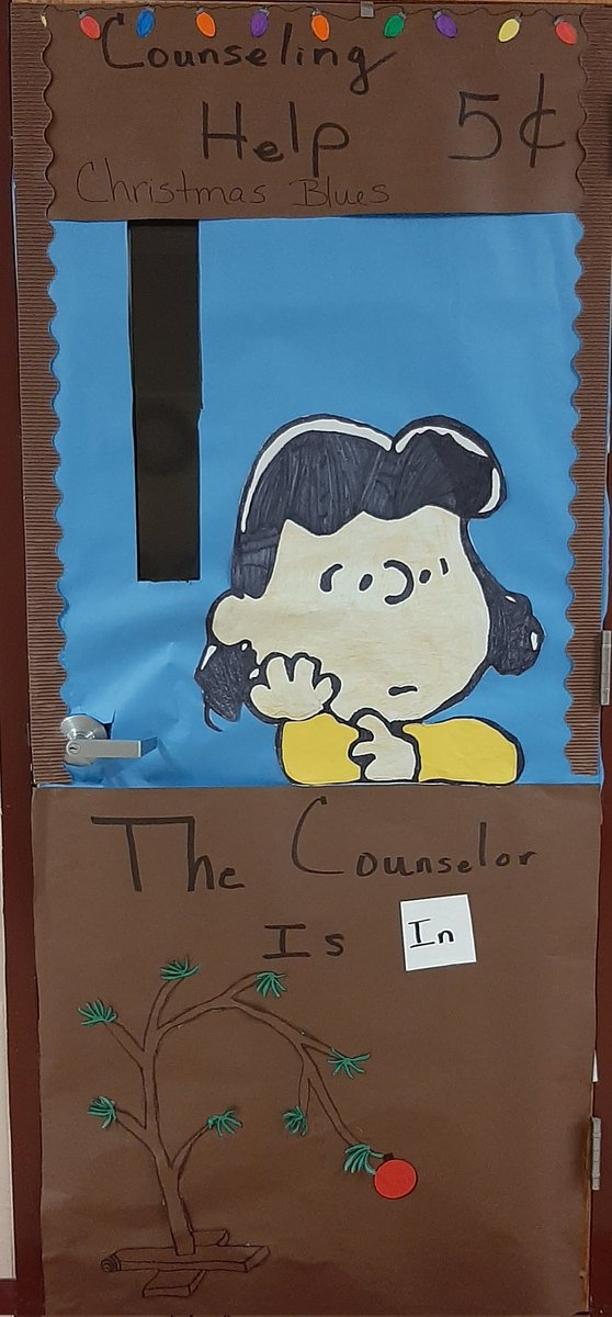 Counselors_RMS's tweet photo. Christmas door decorating at RMS! 🎄 🎄 #counselorsrule @LFCISDCounselor https://t.co/Gy3epLkJFQ
