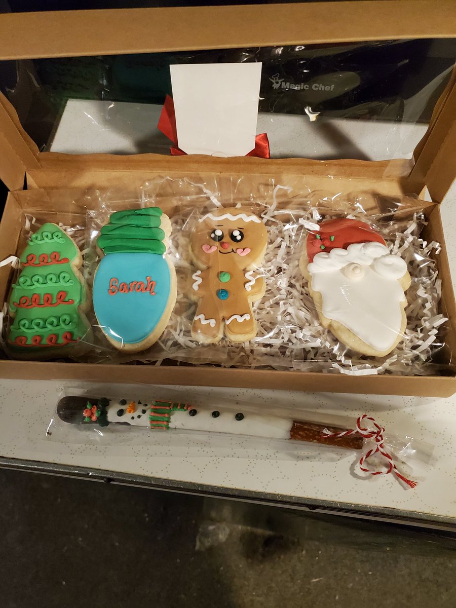 Happy Holidays!! What a wonderful treat today!! Thank you so much for the SWEET surprise! Thank you Athia for all you do for your ASDS team!! <a href="/Diana_T_Tran/">Diana Tran</a> <a href="/McFarrenGary/">Gary McFarren</a> @AthiaRenee <a href="/commerceHD/">Commerce Home Depot</a>