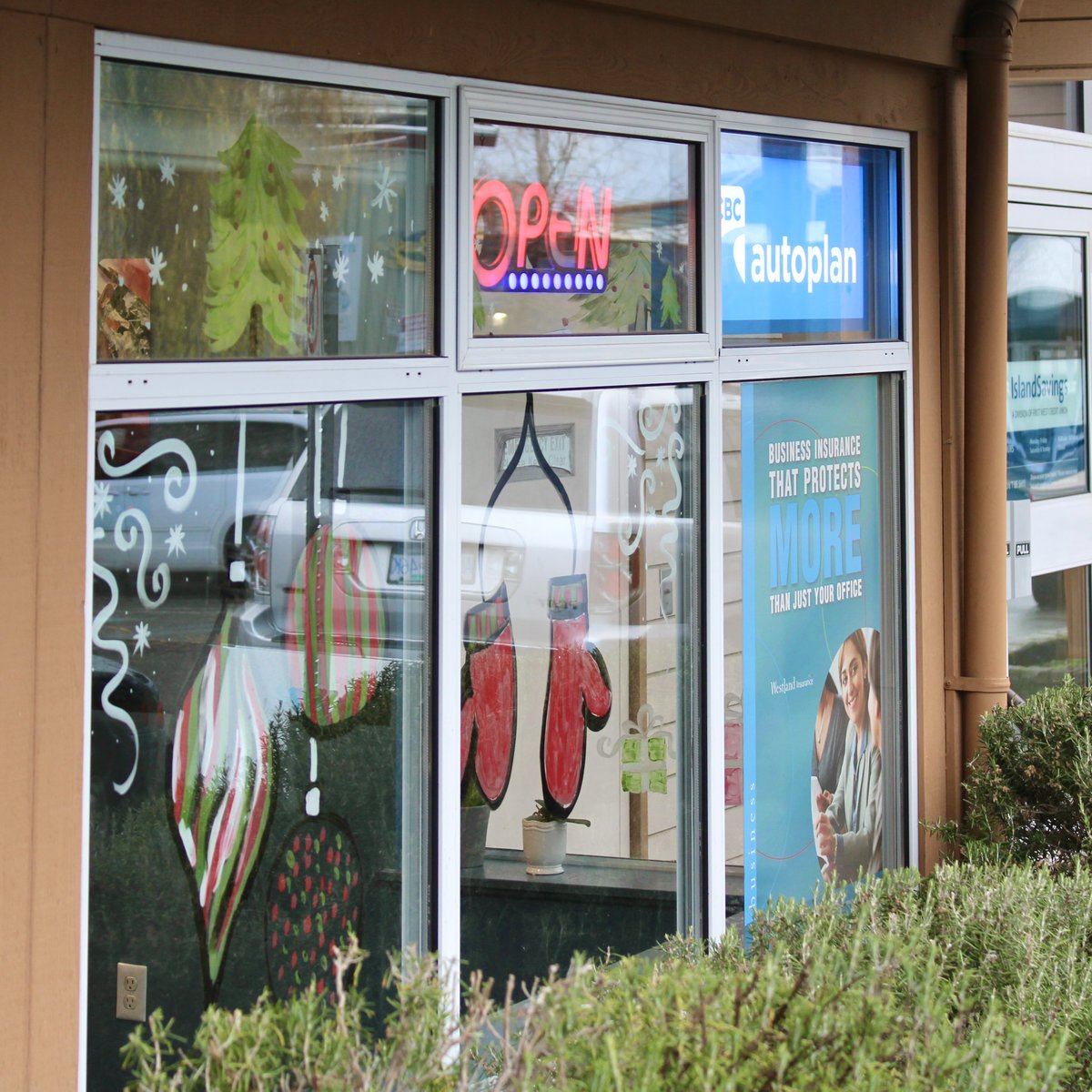 Member Monday - Today's Featured Member is Island Savings Credit Union! Located at 124 McPhillips Avenue, the Salt Spring branch is open 9:30 - 5:00 weekdays. They offer a range of financial services such as banking, lending, financial planning, and more!