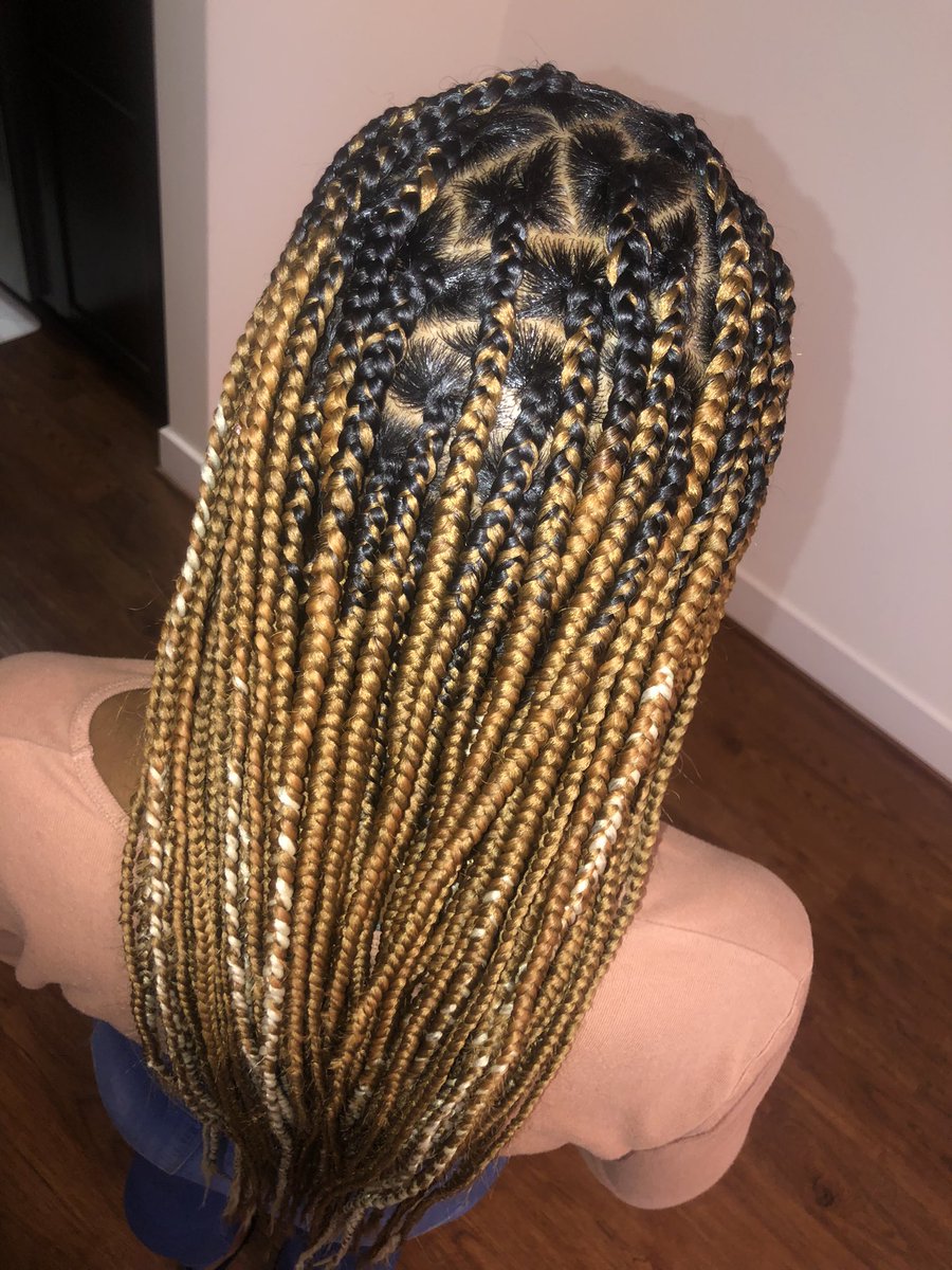 Thee9Studio's tweet photo. 🤩Medium waist length Knotless Braids…

☝🏾All hair included 

#braids #braider #knotlessbraids #hearts #mobilestylist #longbraids #blonde #honeyblonde https://t.co/tWmtMgrhZ3