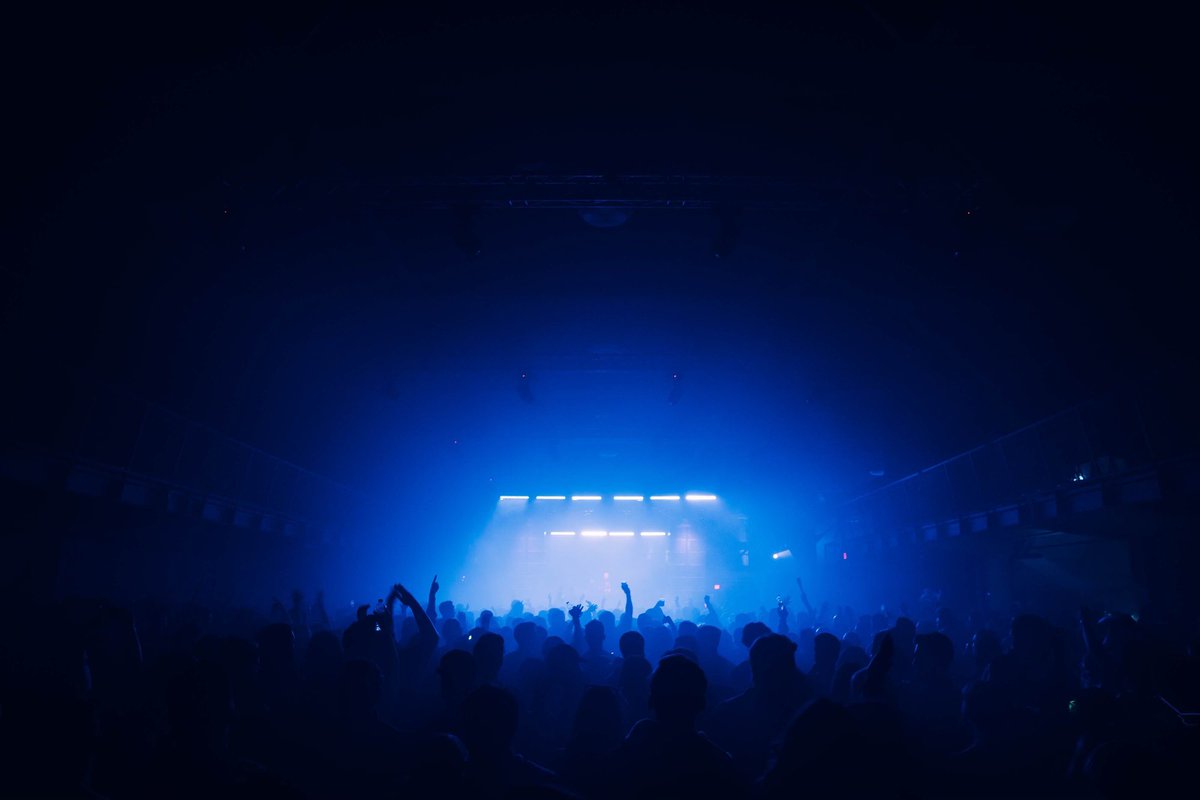 paxahau's tweet image. Run it back ⏮ @chrislake and @WomenOnWax had us under their spell✨Big thanks to everyone who came out! Special thanks to the team at @ElektricityMI, @RRVisuals, and Audio Rescue Team 🖤
📸: Billy Weinger #takeusback #paxahau #changethechannel