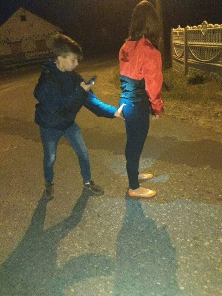 зак эфрон счастливчик. любовь в 0 лет. майя митчелл лето пляж кино. влюбленная девушка. юношеская влюбленность.