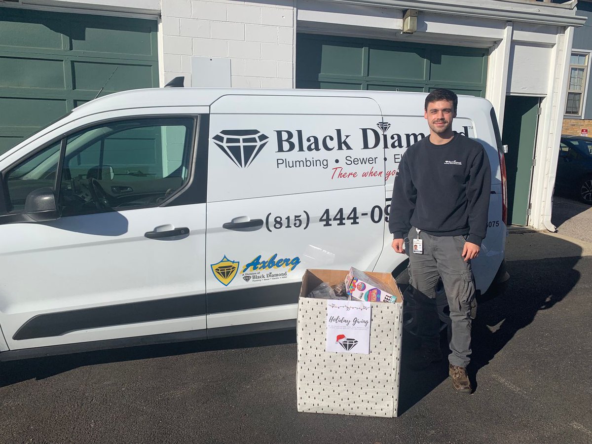 SecondBridge1's tweet photo. Thank you, Black Diamond, for hosting a toy and winter gear drive for Second Bridge!  We appreciate you! https://t.co/tJWXM3fKq5