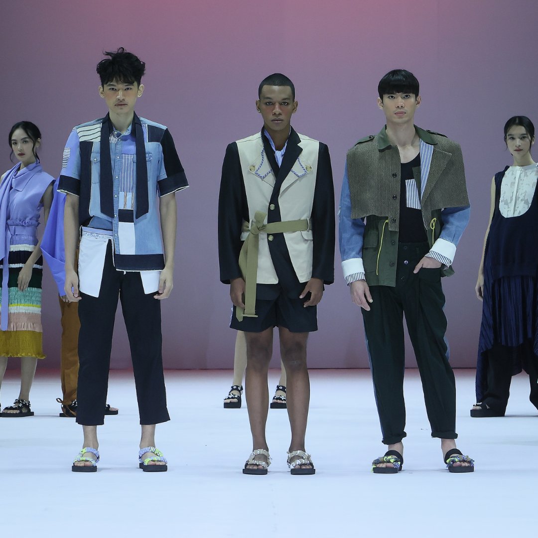 JKTfashion's tweet photo. Rinda Salmun presents a collection entitled “Un-Literal” that inspired by artist Vincent van Gogh’s life journey during the Industrial Revolution. Most pieces are presented in a unisex manner with a touch of the on-trend summer street style.
#JFW2022 #ExcellenceInDisruption https://t.co/CO6CKucvAg