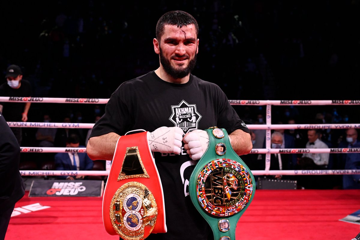 yvonmichelGYM's tweet photo. On vous a concocté un album des photos de @BernardBrault prises vendredi soir 📸
👀🔽
https://t.co/VNTBP3i7S9
#TripleCouronne #BeterbievBrowne #DicaireLozano https://t.co/VPhf22uzh7