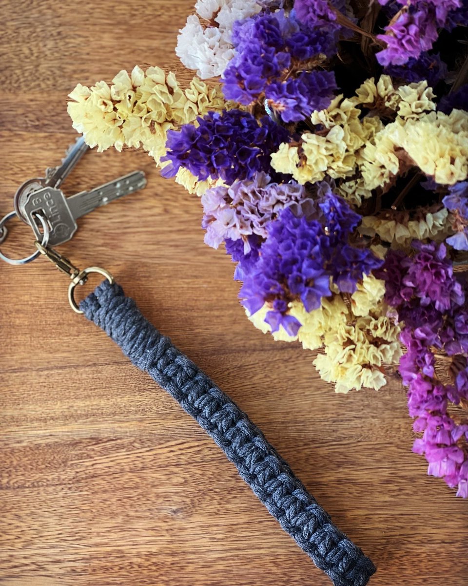 InboxYourLife's tweet photo. Que os parecen nuestros nuevos llaveros? 💙
#macrame #handmade #inboxyourlife #llaveros #haztupedido #etsy #withlove #madewithlove #clauers #ecofriendly https://t.co/HMzmSskg4d