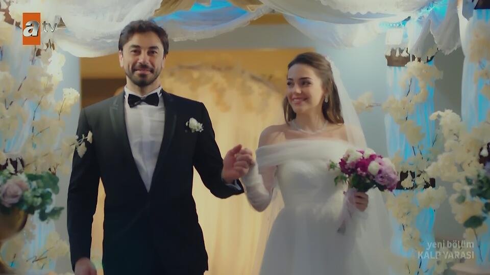 beklenenkral's tweet photo. "Her şey seninle güzel sevgilim..."
#KalpYarası #AyFerhikayesi https://t.co/Feul8IZZ2d
