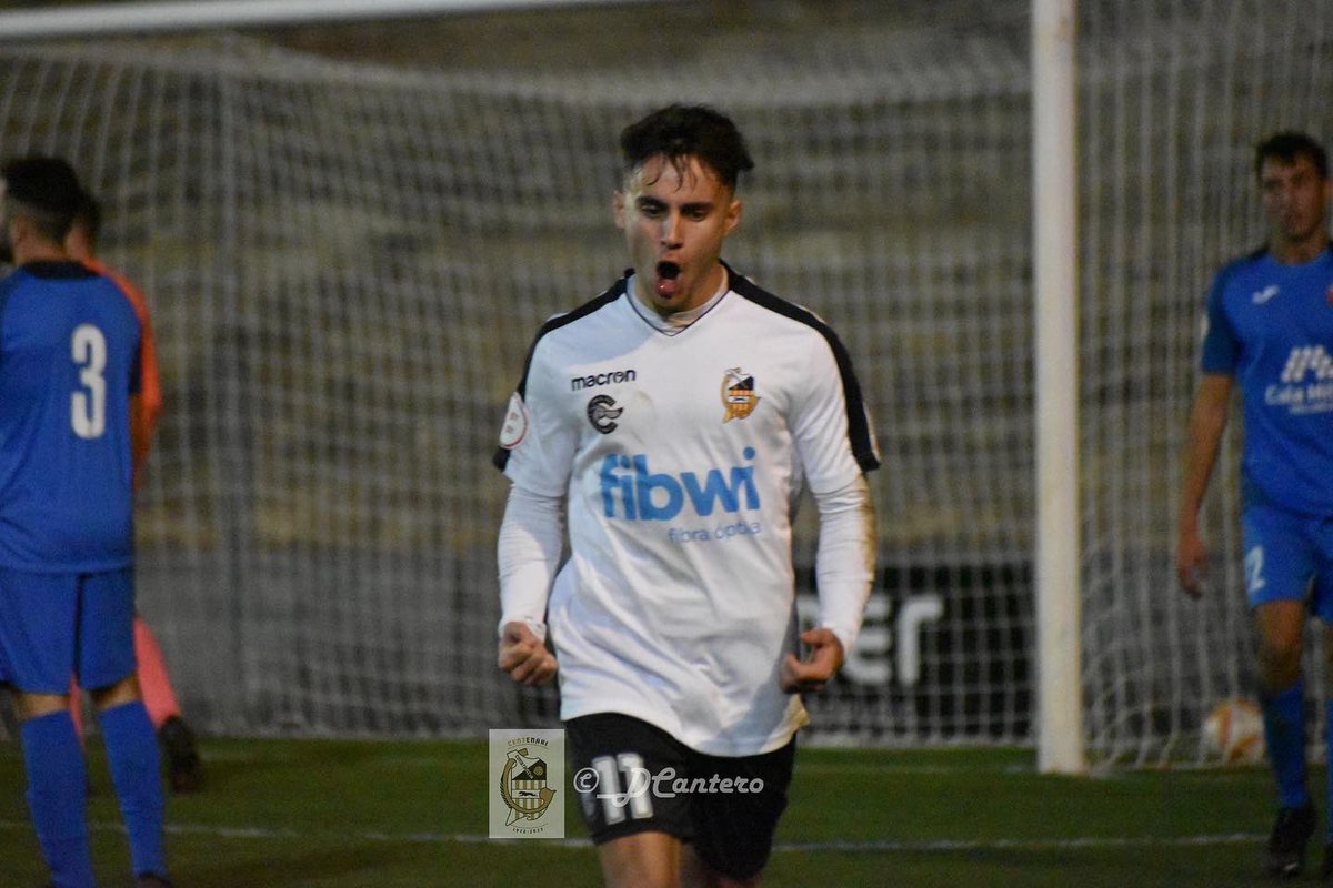 ✊🏾🤙🏾⚽️
