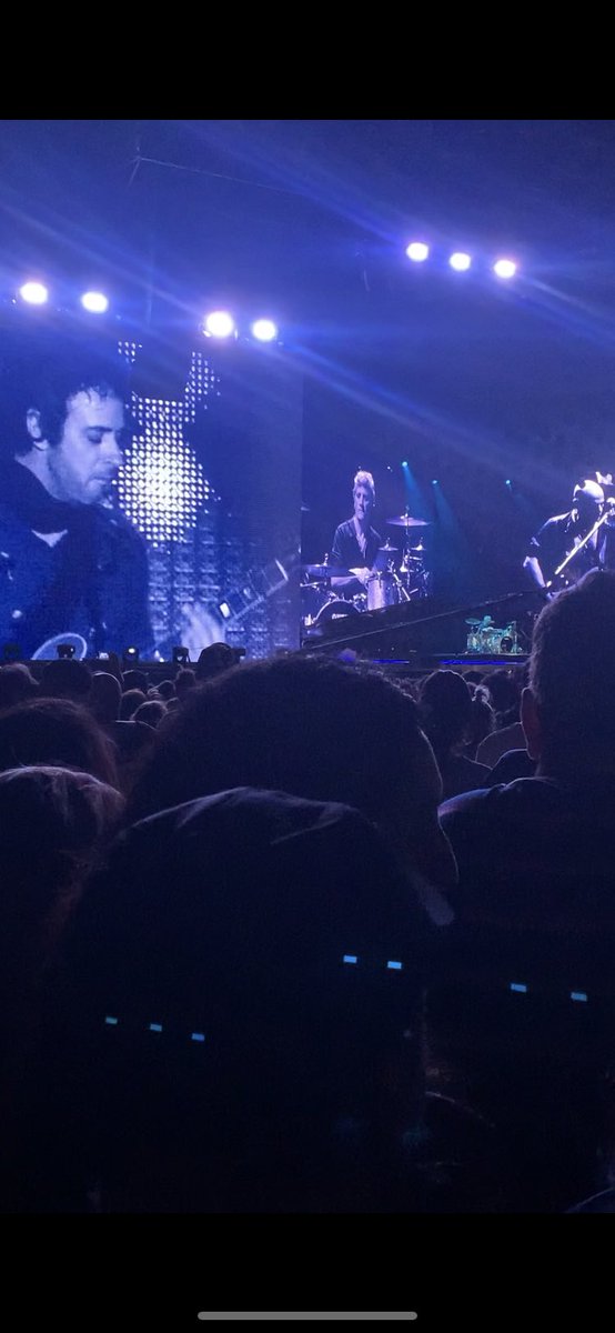 RamiDellaLibera's tweet photo. Como se hace para seguir dsp de haber presenciado el sonido qué hay detrás de esta imagen hermosa y nostálgica https://t.co/GoCTJgcsrN